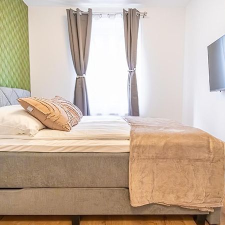 Charming 1Br And 1Lr Apt Modern Design Donaustadt Viena Exterior foto