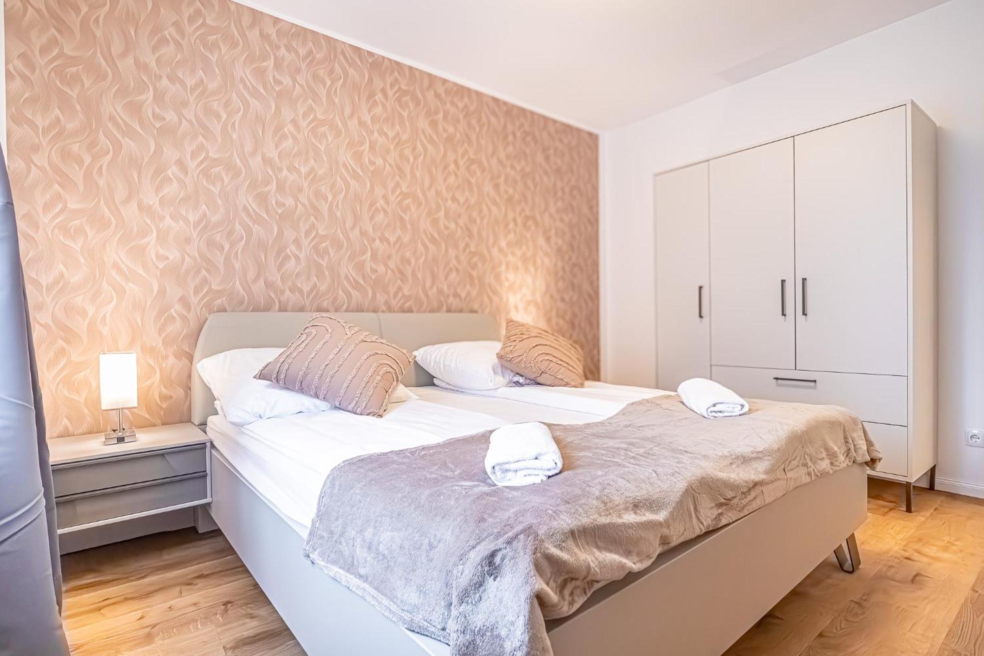 Charming 1Br And 1Lr Apt Modern Design Donaustadt Viena Exterior foto