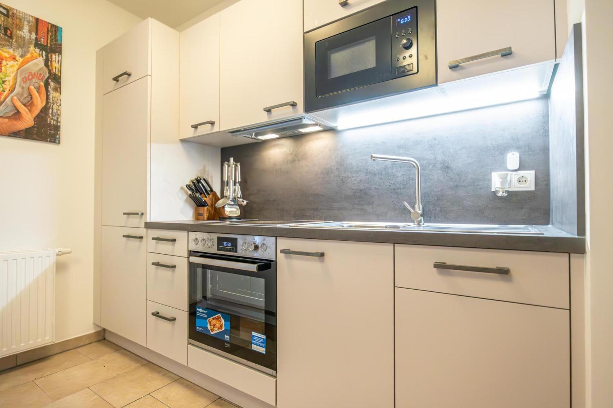 Charming 1Br And 1Lr Apt Modern Design Donaustadt Viena Exterior foto