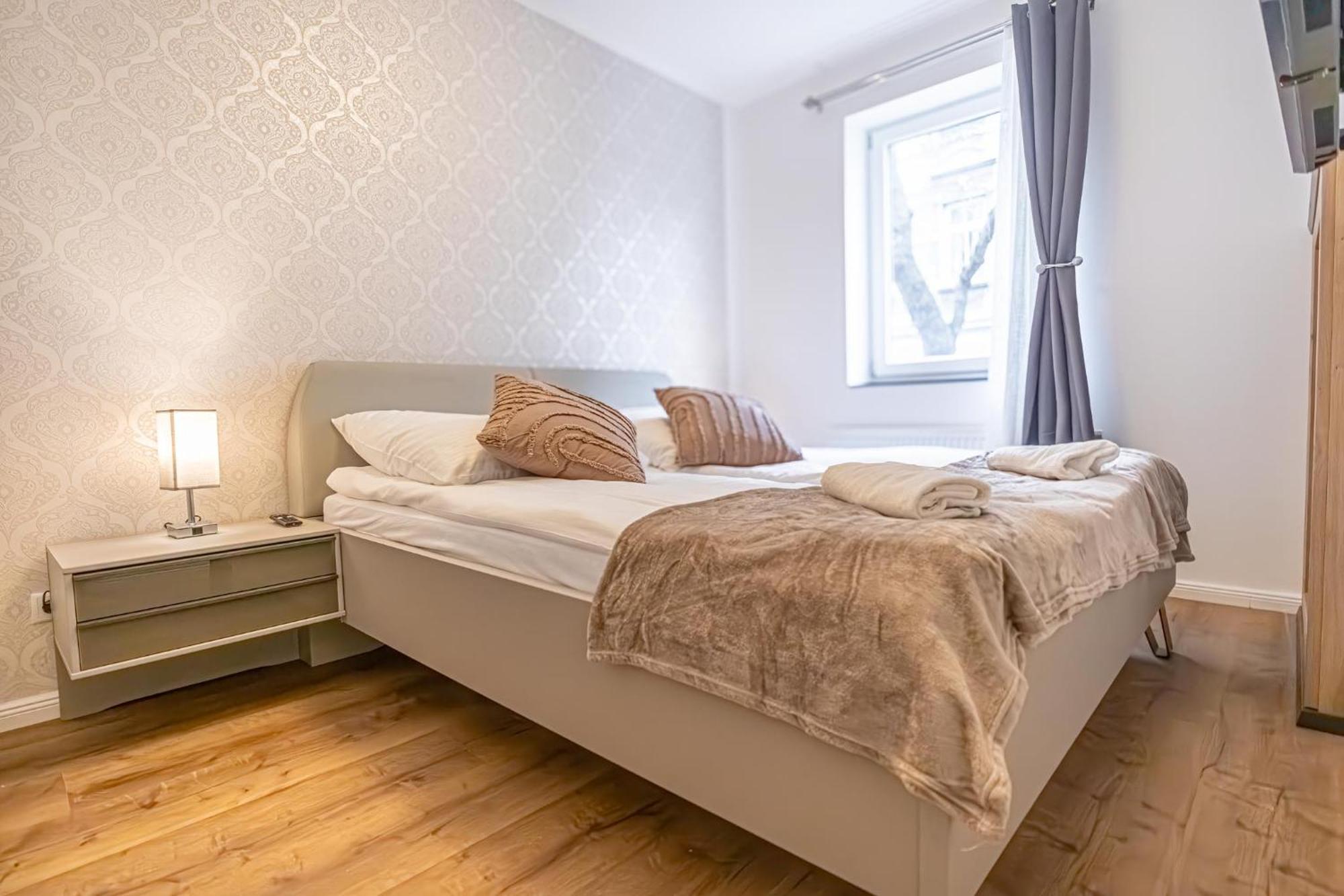 Charming 1Br And 1Lr Apt Modern Design Donaustadt Viena Exterior foto